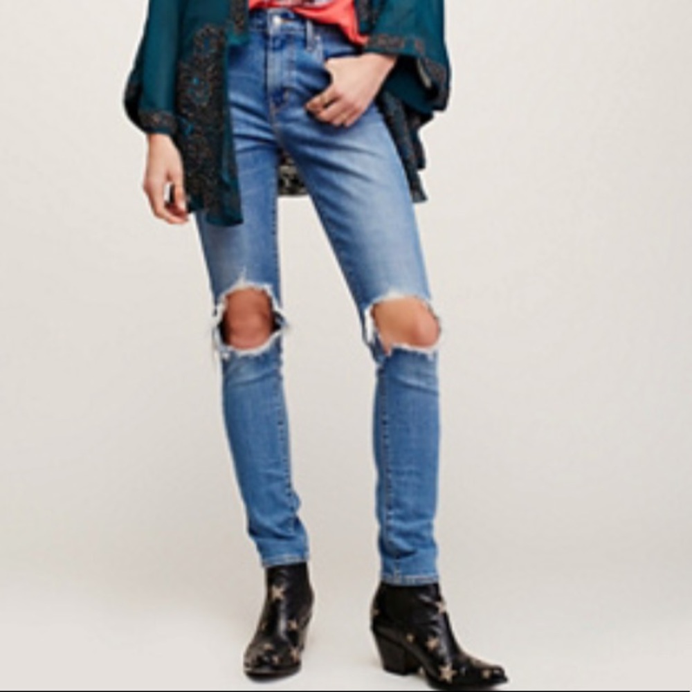 Levi’s 721 High Rise Skinny Jeans, Busted Knee